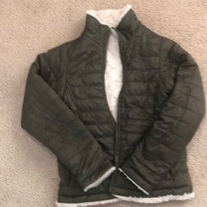 Cute girls 6x reversible North Face ,